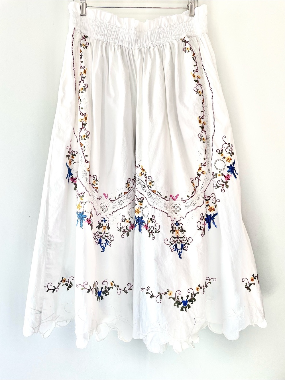 NWT Anthropologie Embroidered Culottes Sz M White Wide Leg Boho Scalloped Pants - Picture 6 of 14